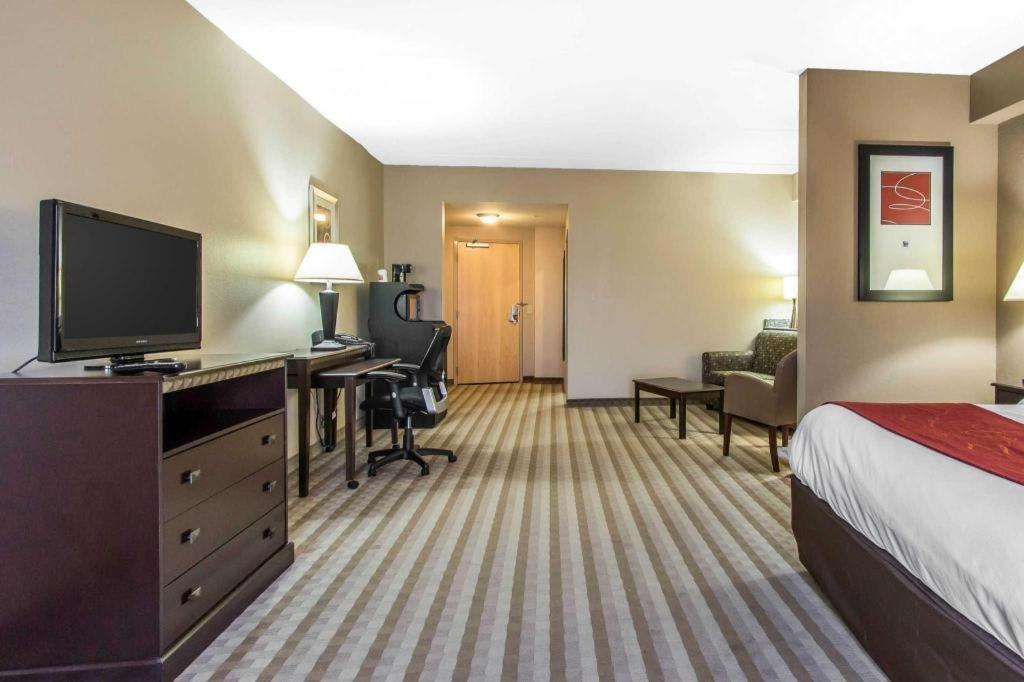 Comfort Suites Smyrna Exterior photo