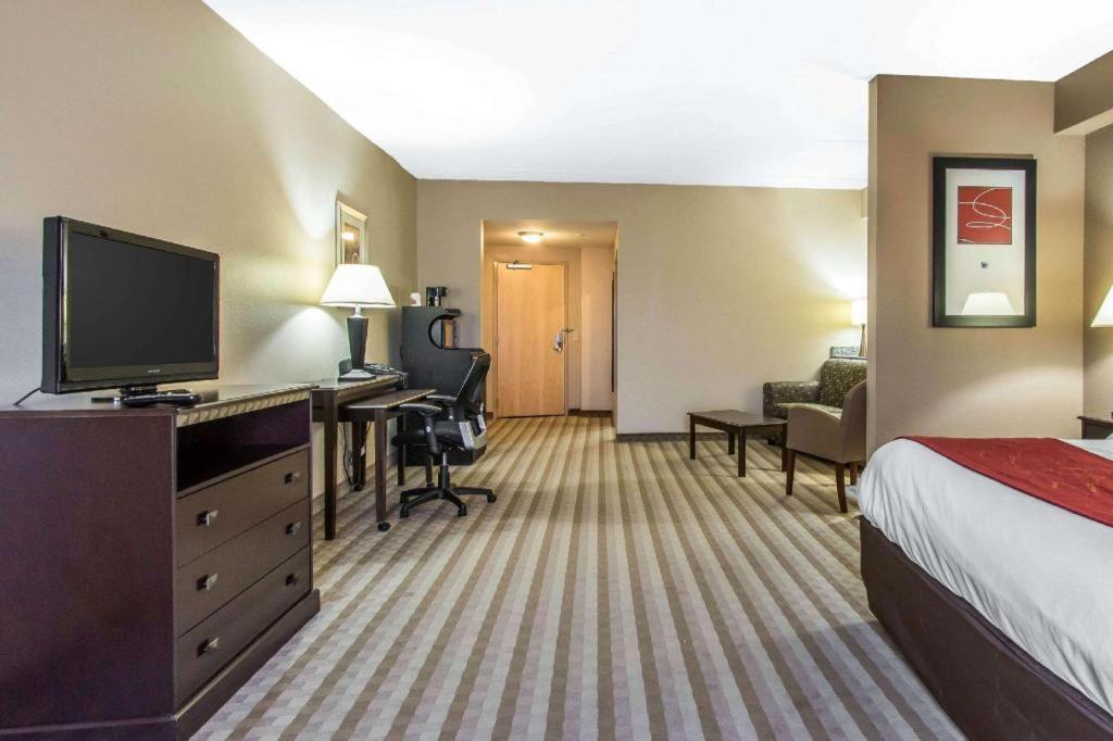 Comfort Suites Smyrna Exterior photo